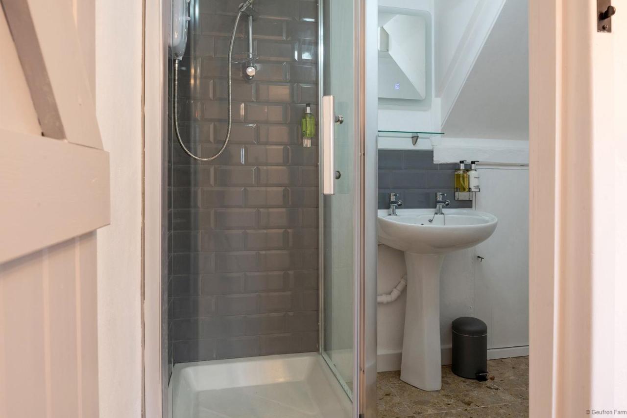 Dog Friendly Cottage, Geufron Farm Near Tywyn Bryn-crug Ngoại thất bức ảnh